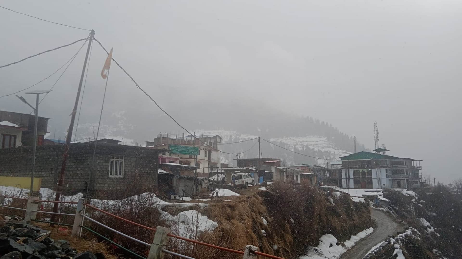 uttarakhand weather update: weather changed again, snowfall started in high altitude areas, see photos