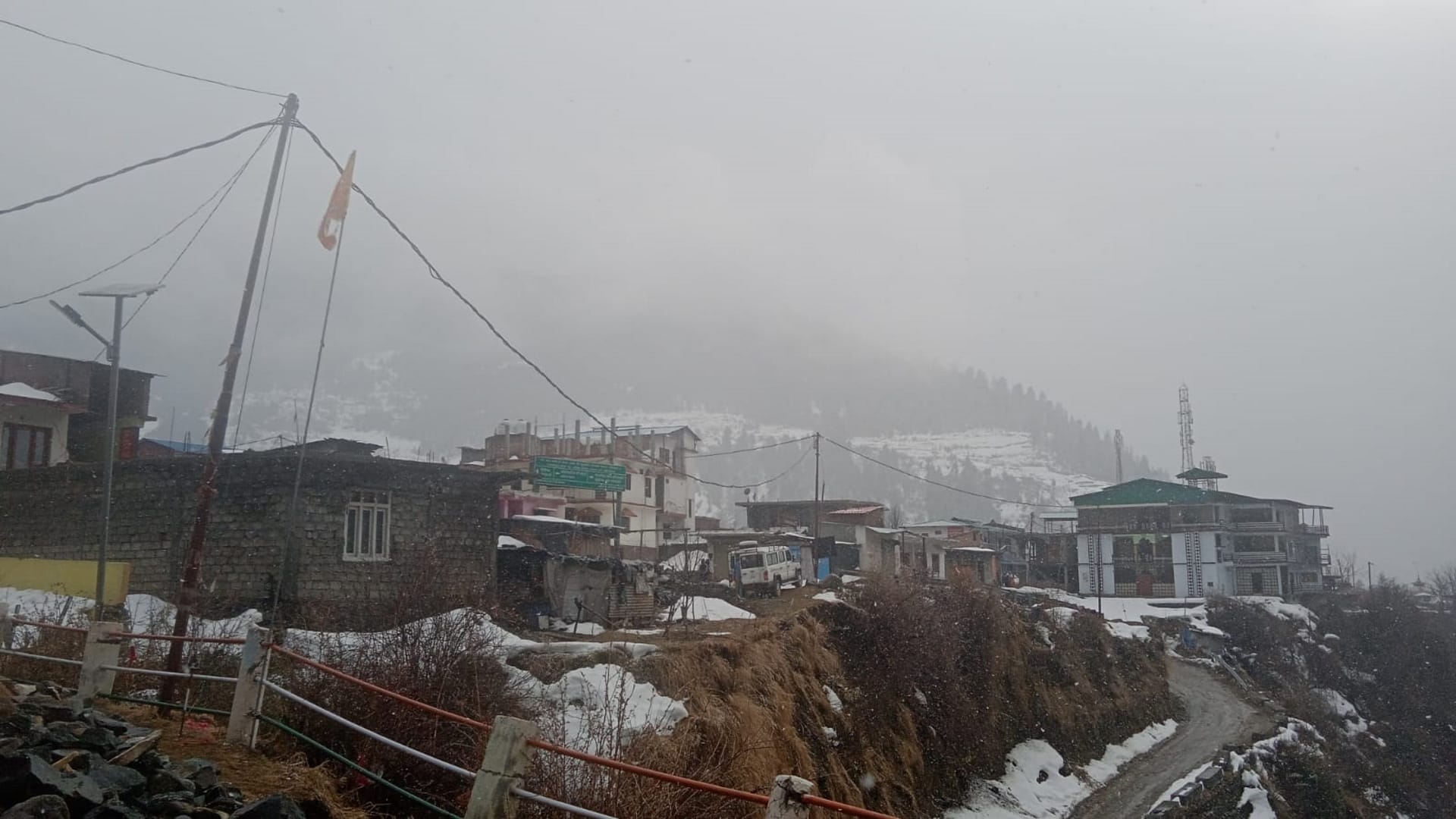 uttarakhand weather update: weather changed again, snowfall started in high altitude areas, see photos