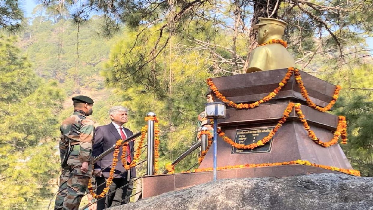 former army chief general VP Malik said that Kargil war should be mentioned on the statue of Major Martyr Sudhir Walia
