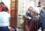 फोटो- 18- गोंडा के स्वामी नारायण मंदिर में पूजन करतीं राज्यपाल आनंदीबेन पटेल।   (संवाद)