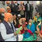 करोल बाग स्थित रविदास विश्राम धाम मंदिर में कीर्तन में शामिल हुए पीएम मोदी
