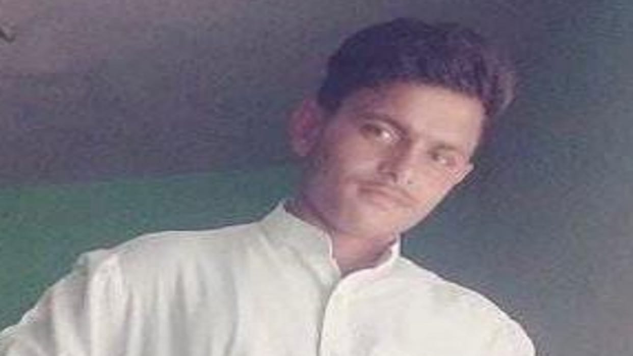 Rampur: Unknown vehicle trampled the bike rider in Shahabad area painful death on the spot
