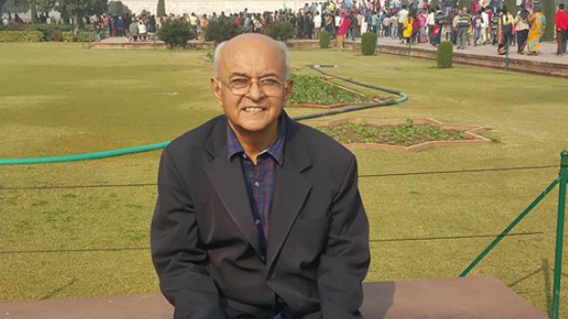 Celebrated lyricist Amit Khanna remembers music director Bappi Lahiri in an exclusive chat with Pankaj Shukla