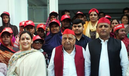 Mulayam Singh Yadav death fight with dacoit to help of milkman know some interesting stories of mulayam