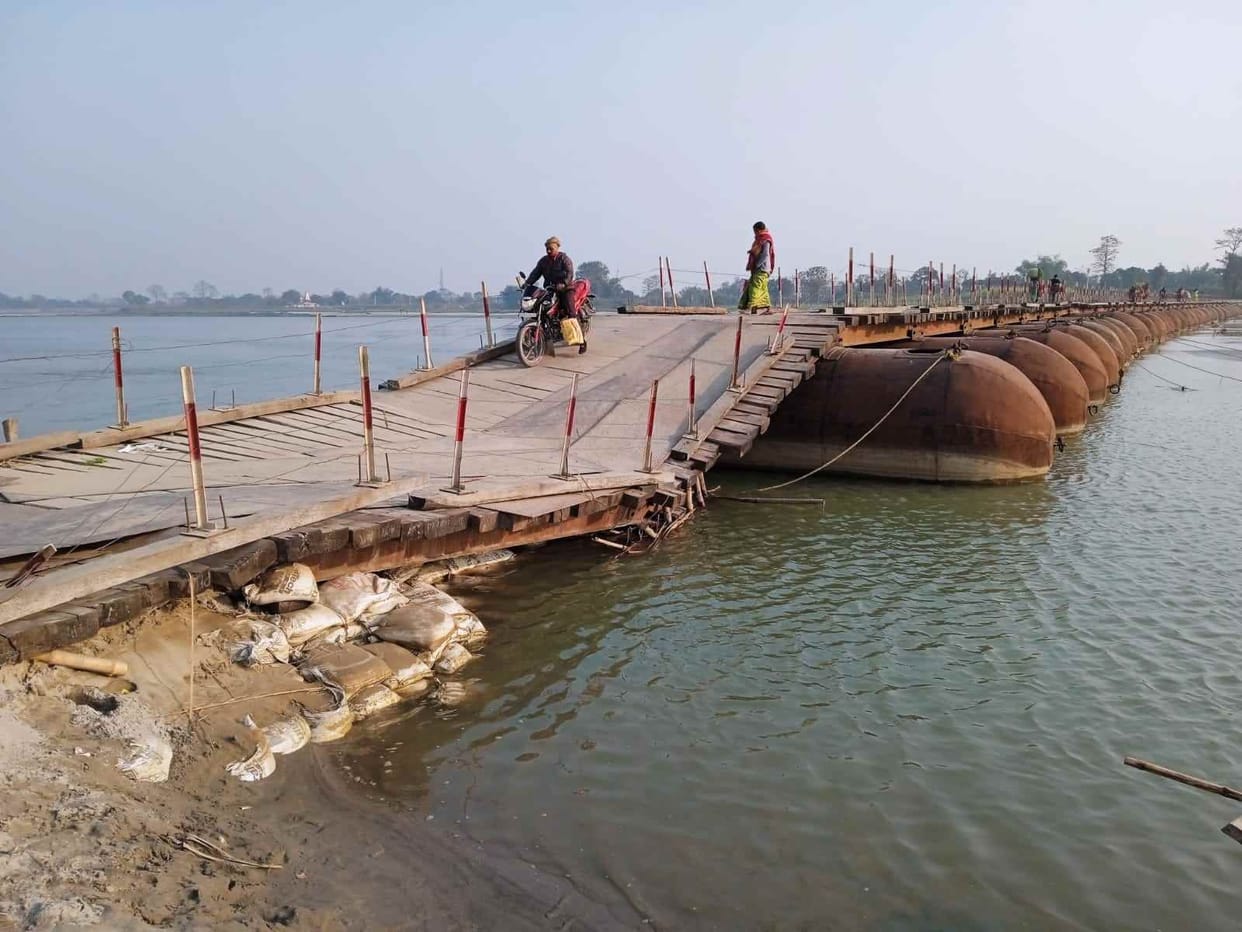 The approach of Pipa bridge at Bhaisahan Ghat collapsed