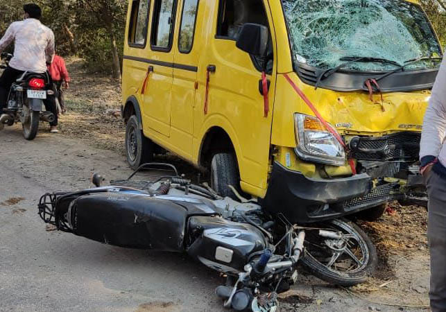 Bike collided with wall, two youths died