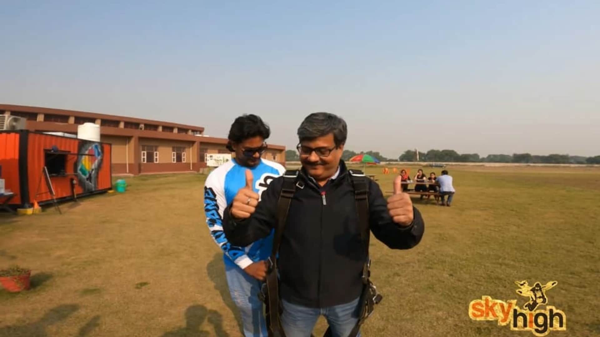 Sky diving in Madhya Pradesh too: The principal secretary himself jumped from a height of 10 thousand feet to test the security arrangements