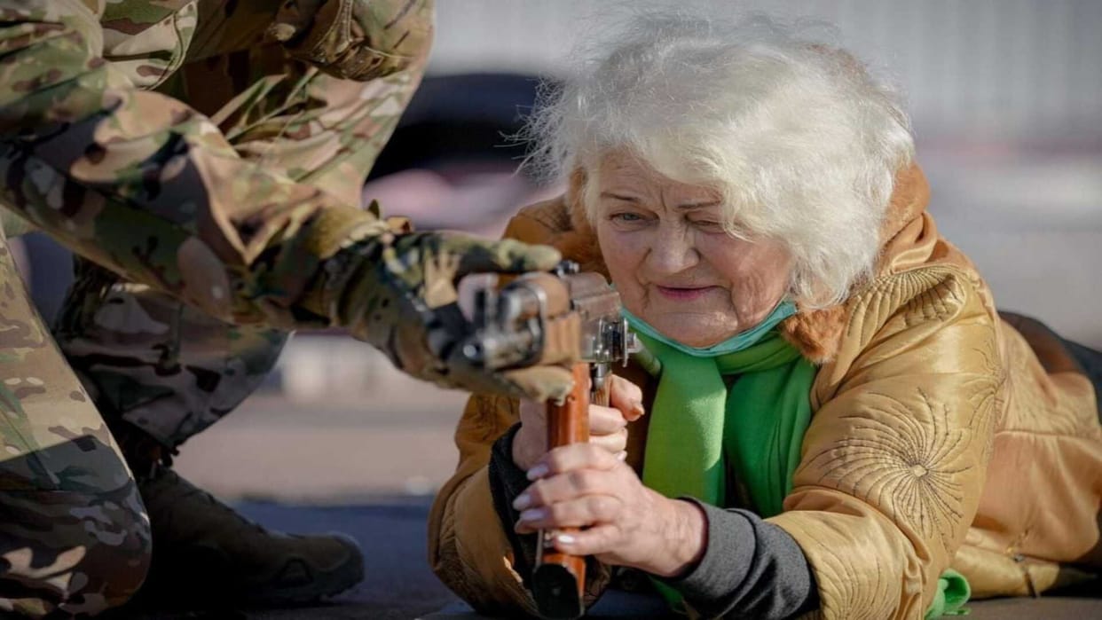 In Ukraine 79 year old woman gets training with AK 47 know the reason behind it