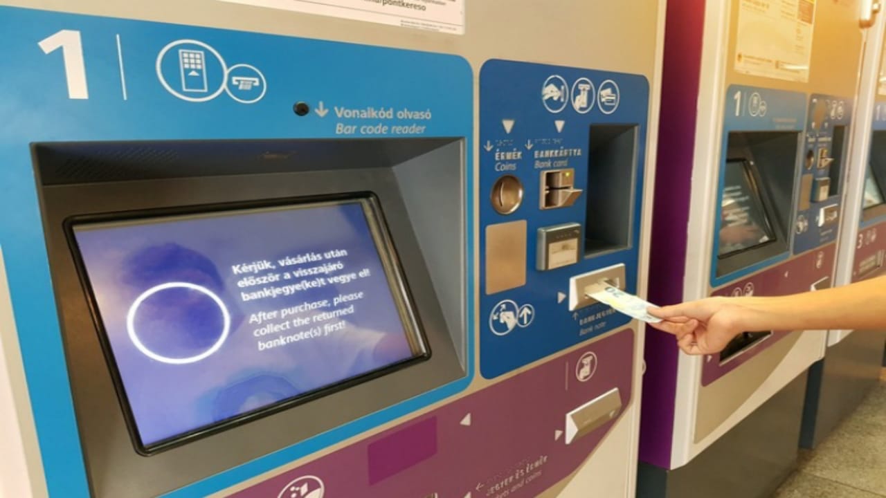 Indian Railways started Rail wire Saathi Kiosk service now you can make Aadhaar and pan card on railway stations