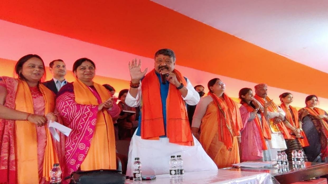 Kailash Vijayvargiya said: Samajwadi Party engaged in influencing elections due to fear of defeat