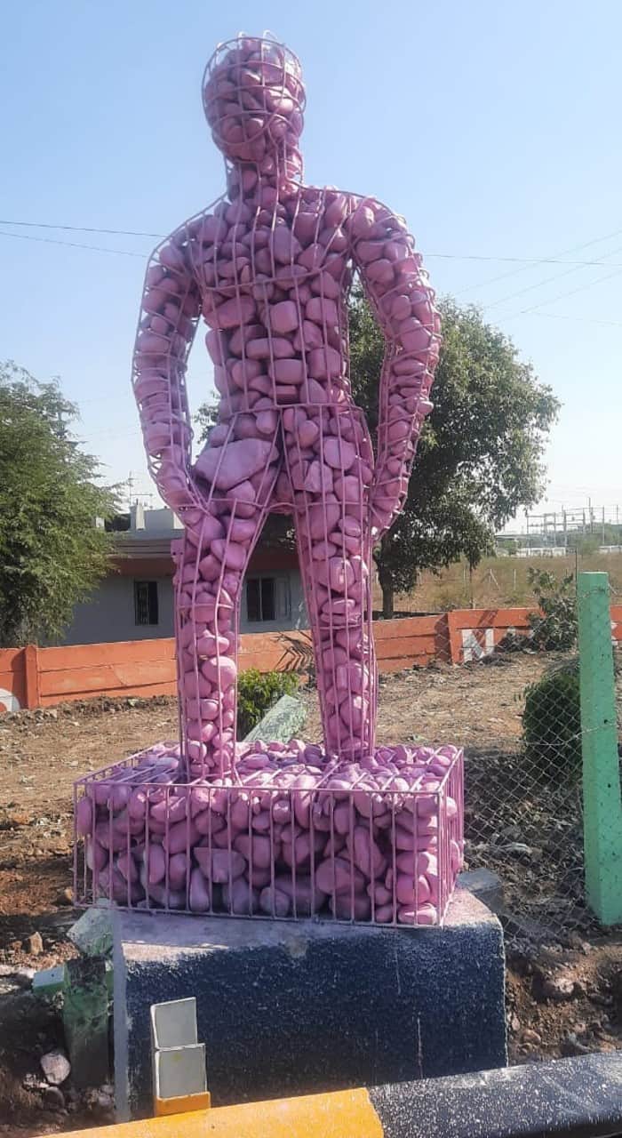 Indore: This is Indore where the West is also the best... By molding the stones in colors and decorating it in such a way that the face has been decorated