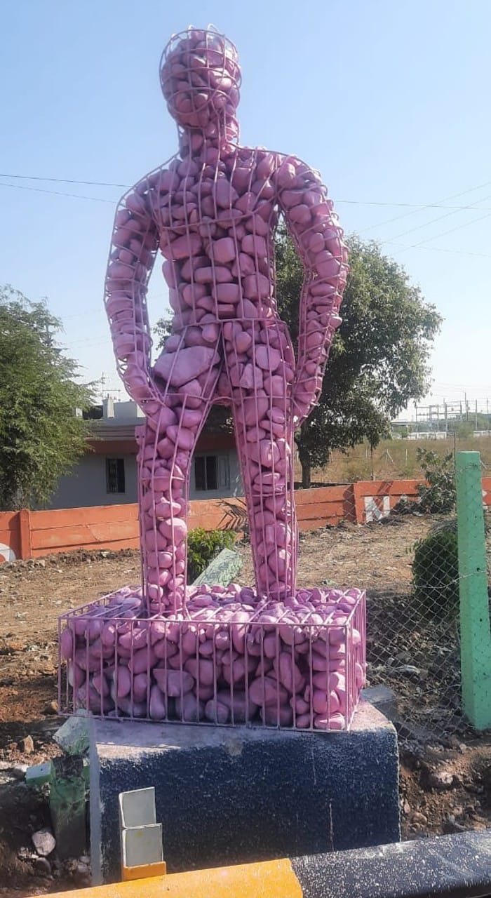 Indore: This is Indore where the West is also the best... By molding the stones in colors and decorating it in such a way that the face has been decorated