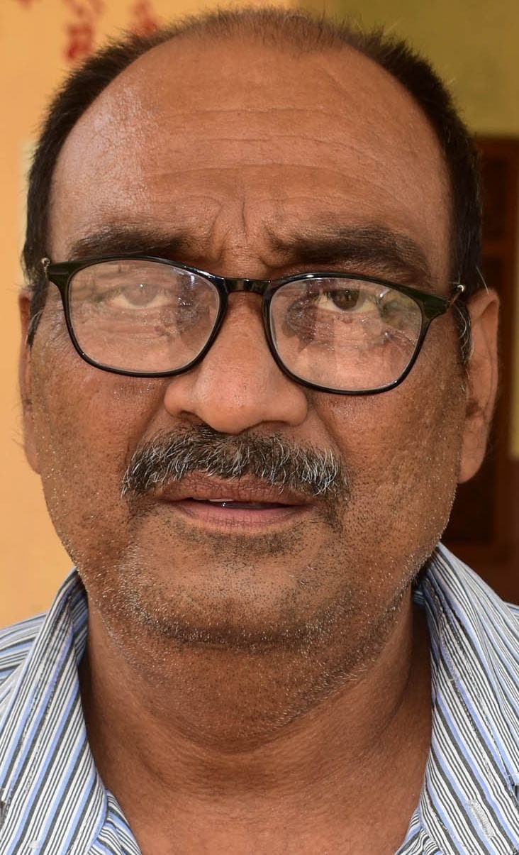 fathepur news,Truck collides with bike, Principal dies