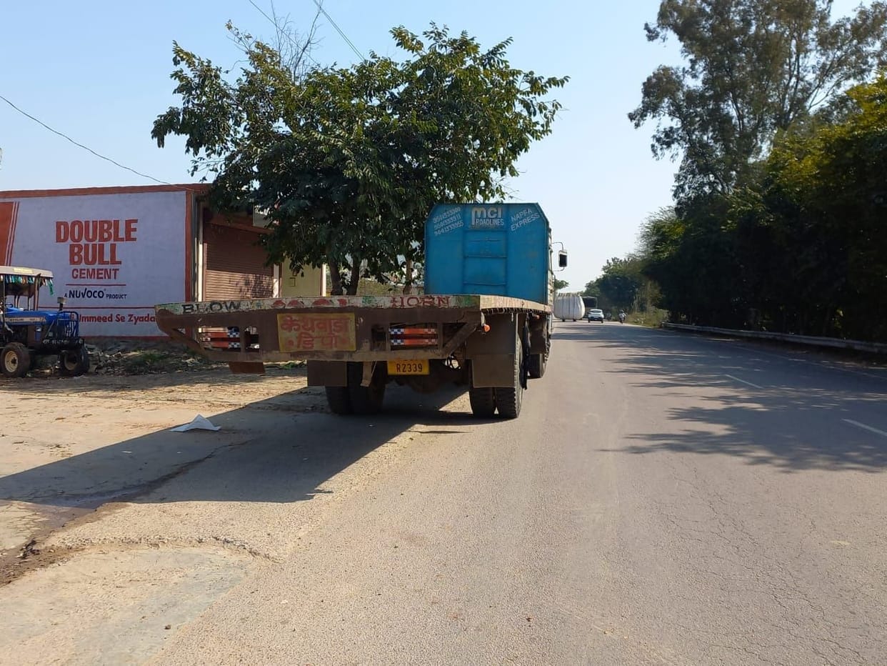 Overloaded vehicles parked on the roads are becoming 'Kaal'