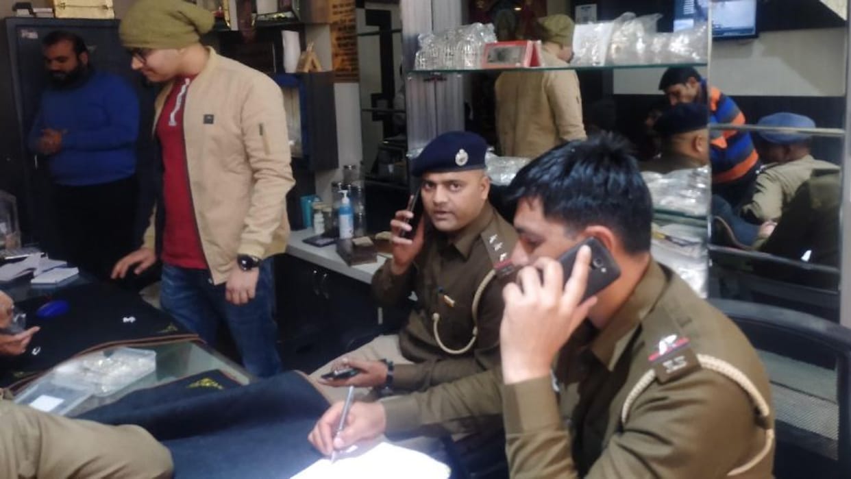 Six lakh 90 thousand rupees of ex-servicemen stolen in Hansi of Haryana