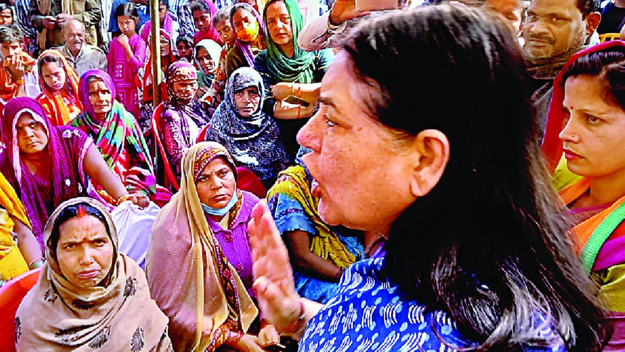 Menka Gandhi raises issue of bank frad of 23 thousand crore.