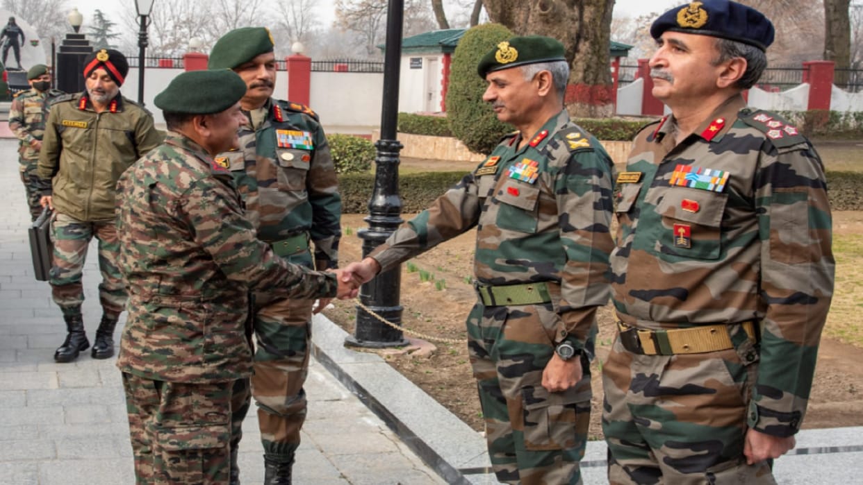 Northern Army Commander reviews situation along LOC in Kashmir valley