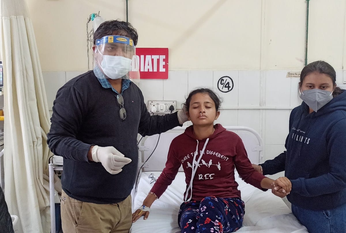 PG college dharamshala Hostel 21 students fell sick due to food poisoning