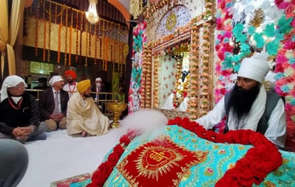 Ravidas Jayanti 2022 CM Yogi adityanath varanasi visit appearance at  birthplace of Sant Shiromani amid up election Priyanka and Rahul Gandhi