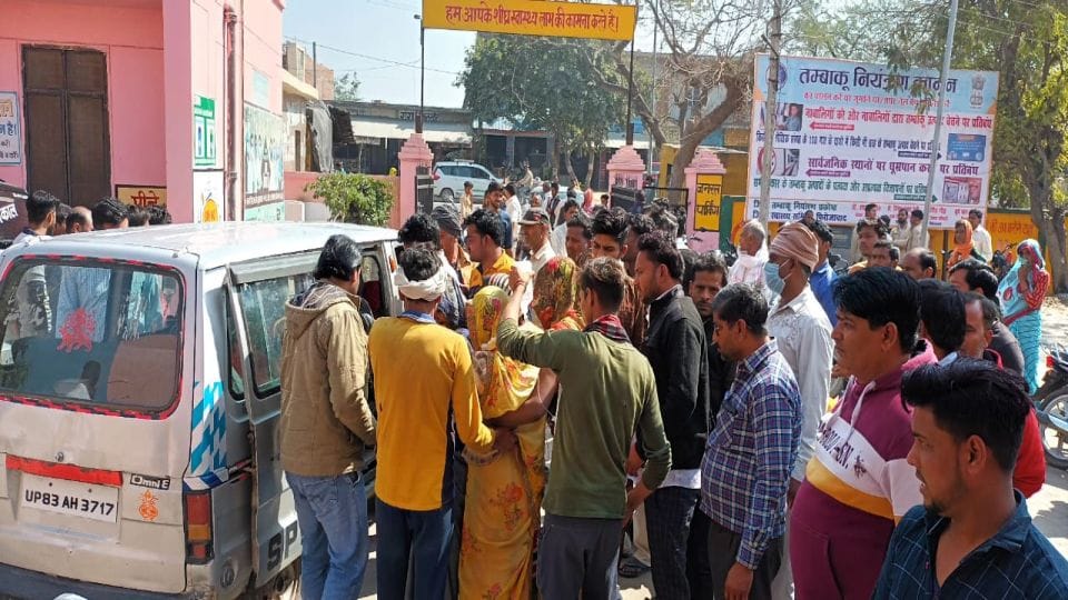 Elderly woman dies and four pregnant women injured after government ambulance overturns in firozabad