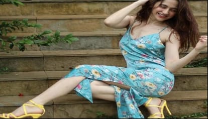 Heeramandi actress sanjeeda sheikh brutally trolled for bikini photo with daughter goes viral