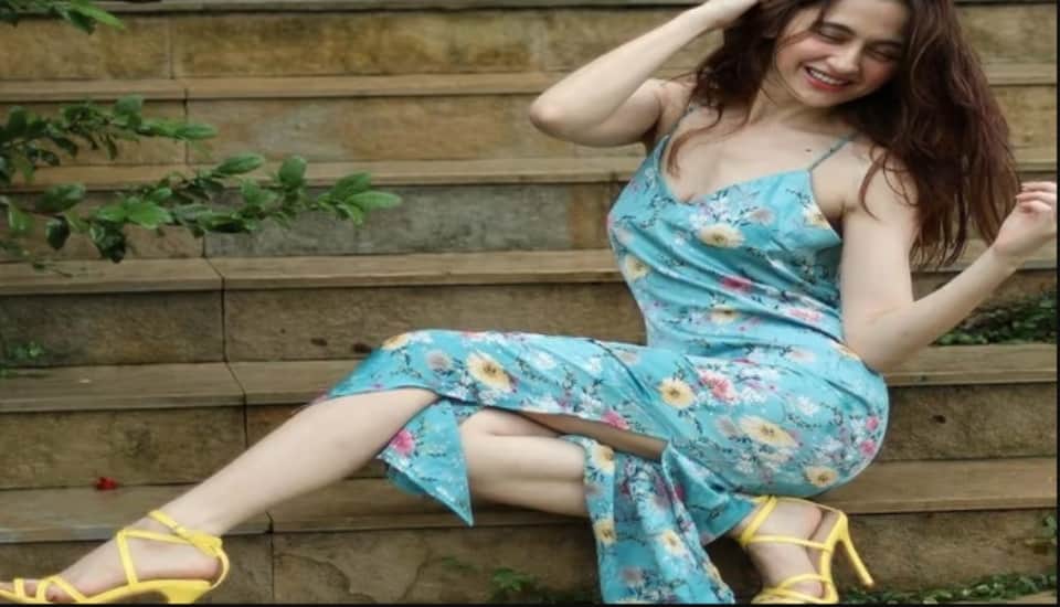 Sanjeeda shaikh to play important role in hrithik roshan deepika padukone starrer film fighter