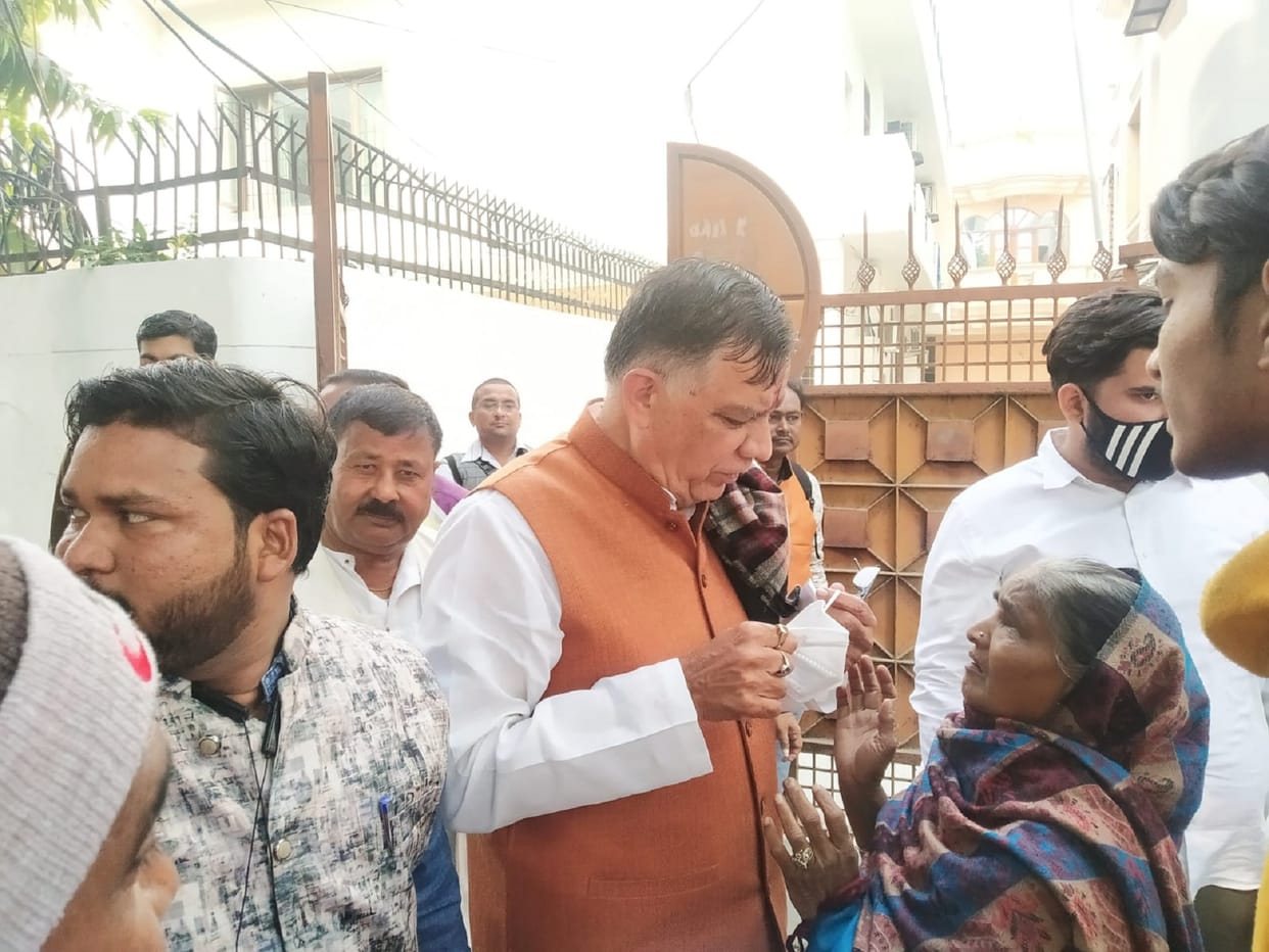 up election 2022: BJP has again betting on minister Satish Mahana in Yogi government. Mahana is a BJP MLA for the last 35 years