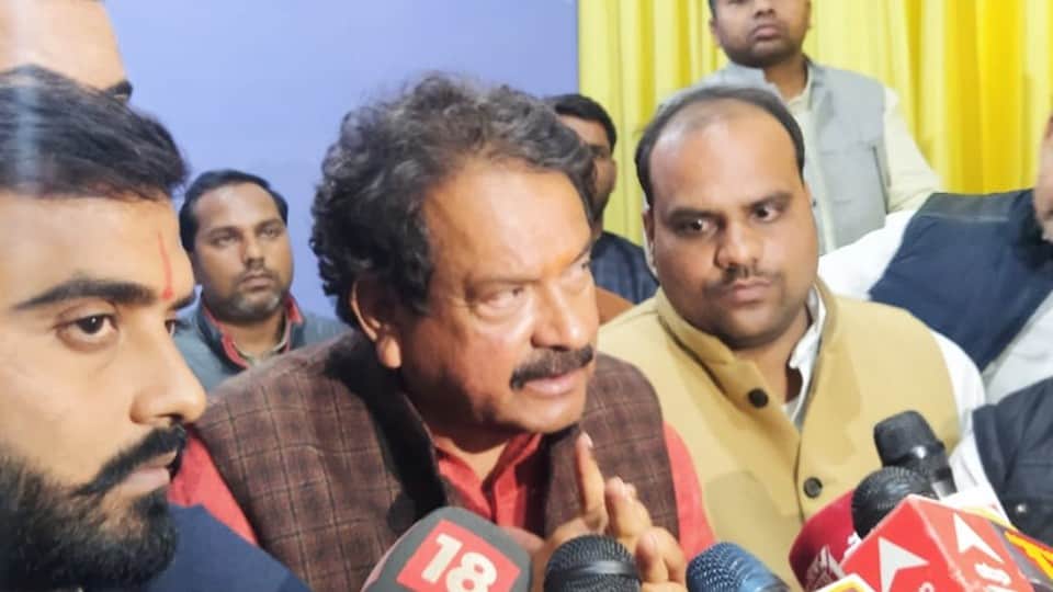 bjp candidate sp singh baghel files FIR in karhal Mainpuri