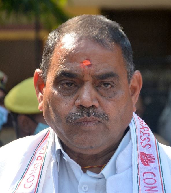 UP election 2022: Former MP Rajesh Mishra's cash decreased, Surendra Patel's immovable assets increased in five years