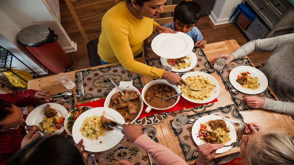 Vastu Tips Best Direction to Eat Food in Which Direction Should We Eat Food