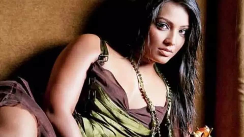 Bollywood Item Girls natasa stankovic to yana gupta These actresses became famous overnight by becoming Item Girl know where they these actresses