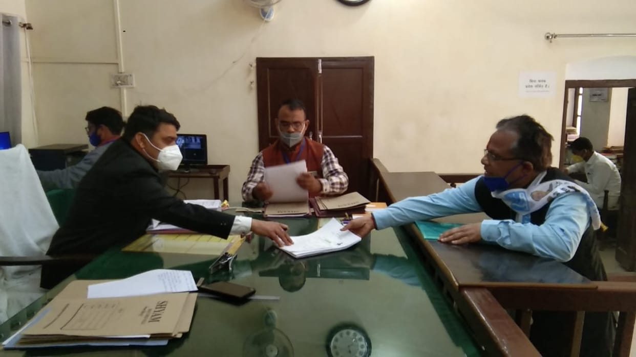 32 candidates including Sangeeta, Kalicharan, Ramraj, Ramnaresh, Shadab, Parvez, Ankit filed their nominations
