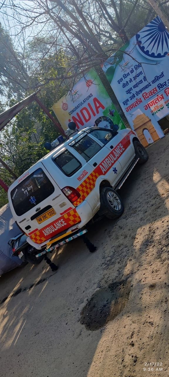Private ambulance driver commits suicide by jumping in front of train