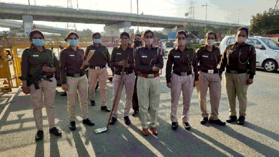 pink barricade started in shahdara only women police personnel will be deployed here