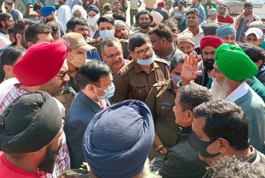 Farmers protested against sugar mill management