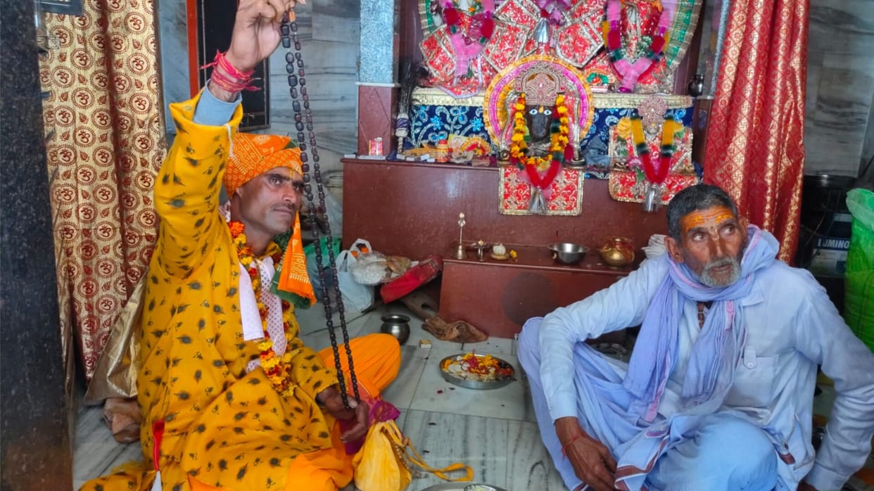 Mathura: Monu Panda performs penance to escape from the blazing coals