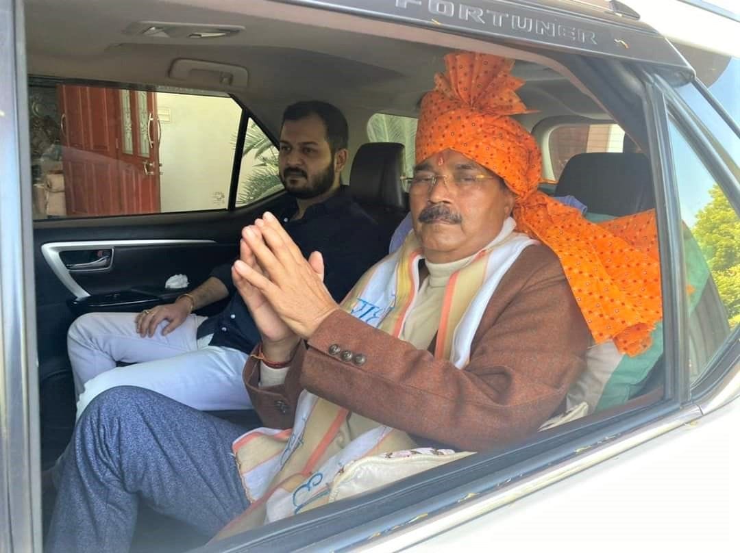 Hathras: After eight months, Ramveer came to Hathras, sought votes by public relations
