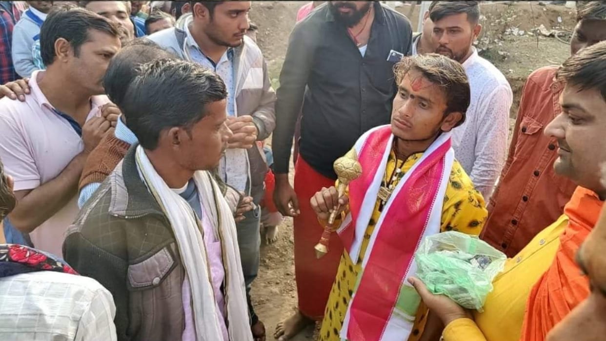 Chhatarpur: Priest of Brahmeshwar Dham government arrested for rape, woman had brought problem of not having children