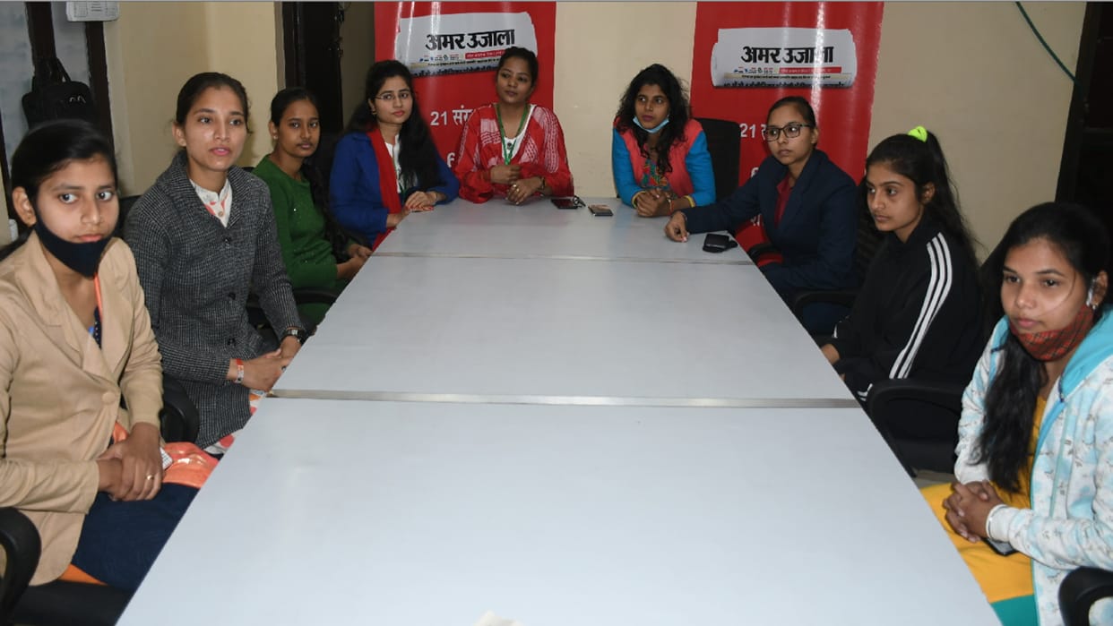 girls expressed views in dialogue organized underunique campaign of amar Ujala Foundation