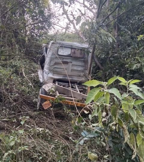 Truck crashes on Kotdwar-Pauri highway, driver injured