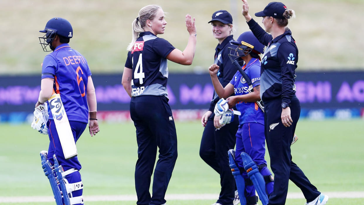 New Zealand Women vs India Women 3rd ODI Live Cricket Score Commentary India Women Tour of New Zealand 2022