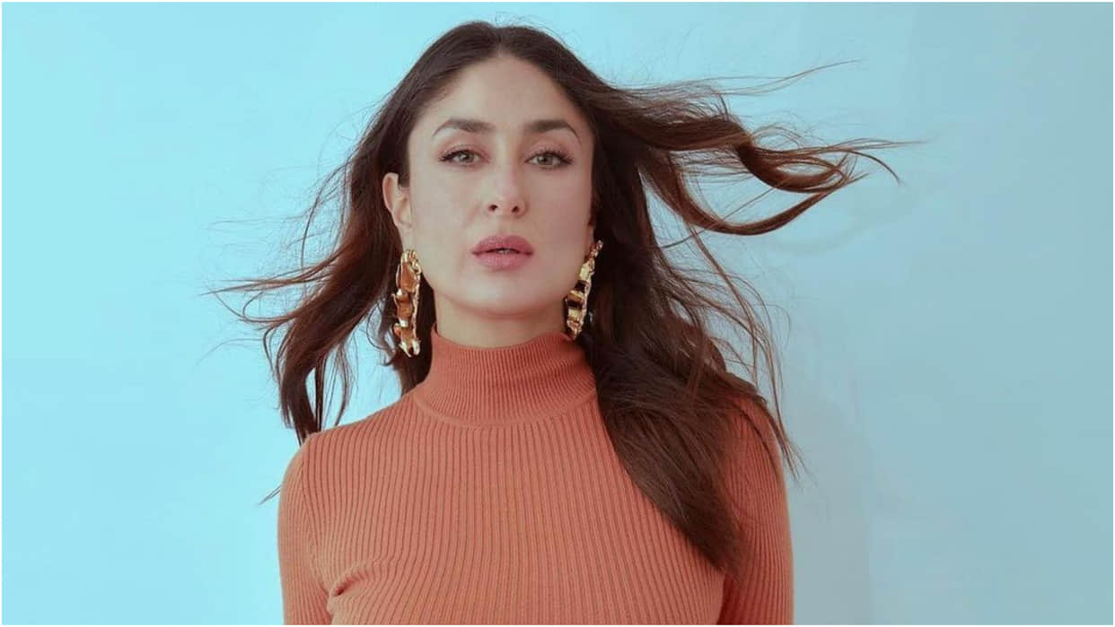 kareena kapoor chic look in red short dress visit for mother babita kapoor birthday