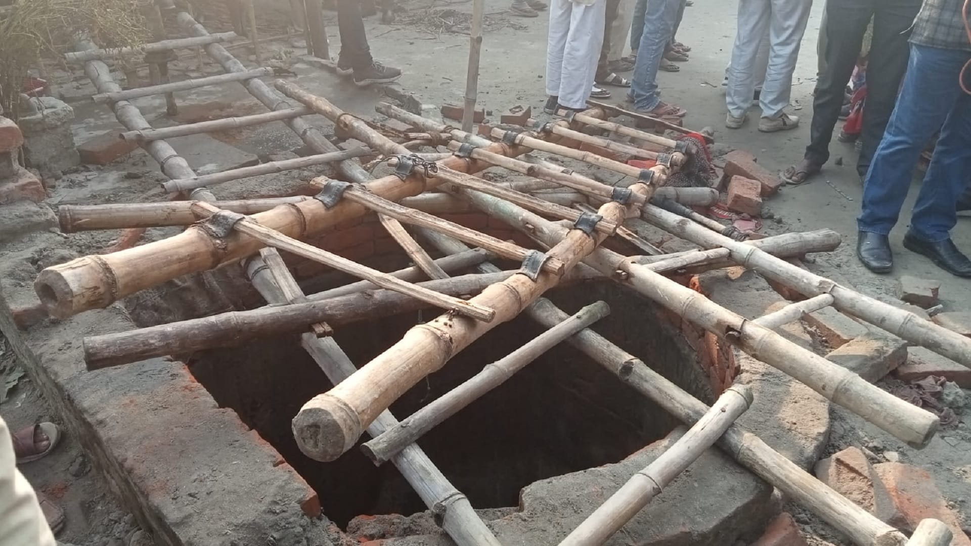 Kushinagar Well Incident Slabs were laid on the well about 10 years ago