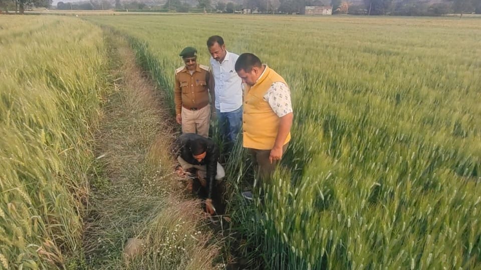 Daughter separated from family meet after three years in Kannauj