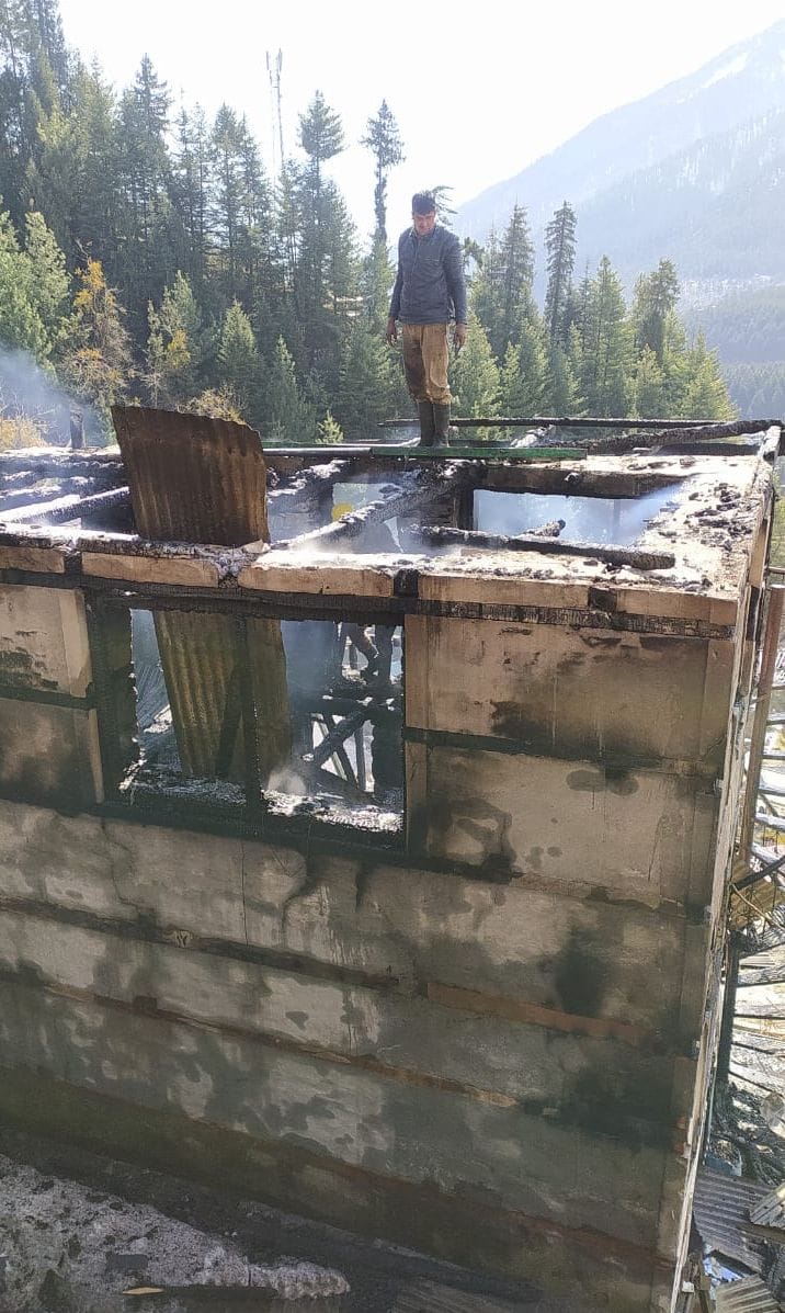 Fire broke out in three and a half storey house in Vashisht