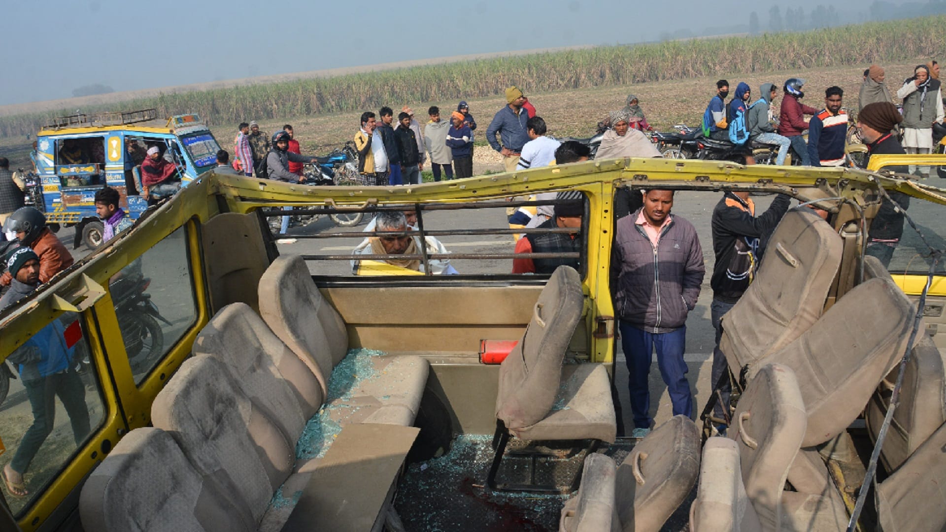 School bus accident in Muzaffarnagar: Brother sister have died many students injured in road accident