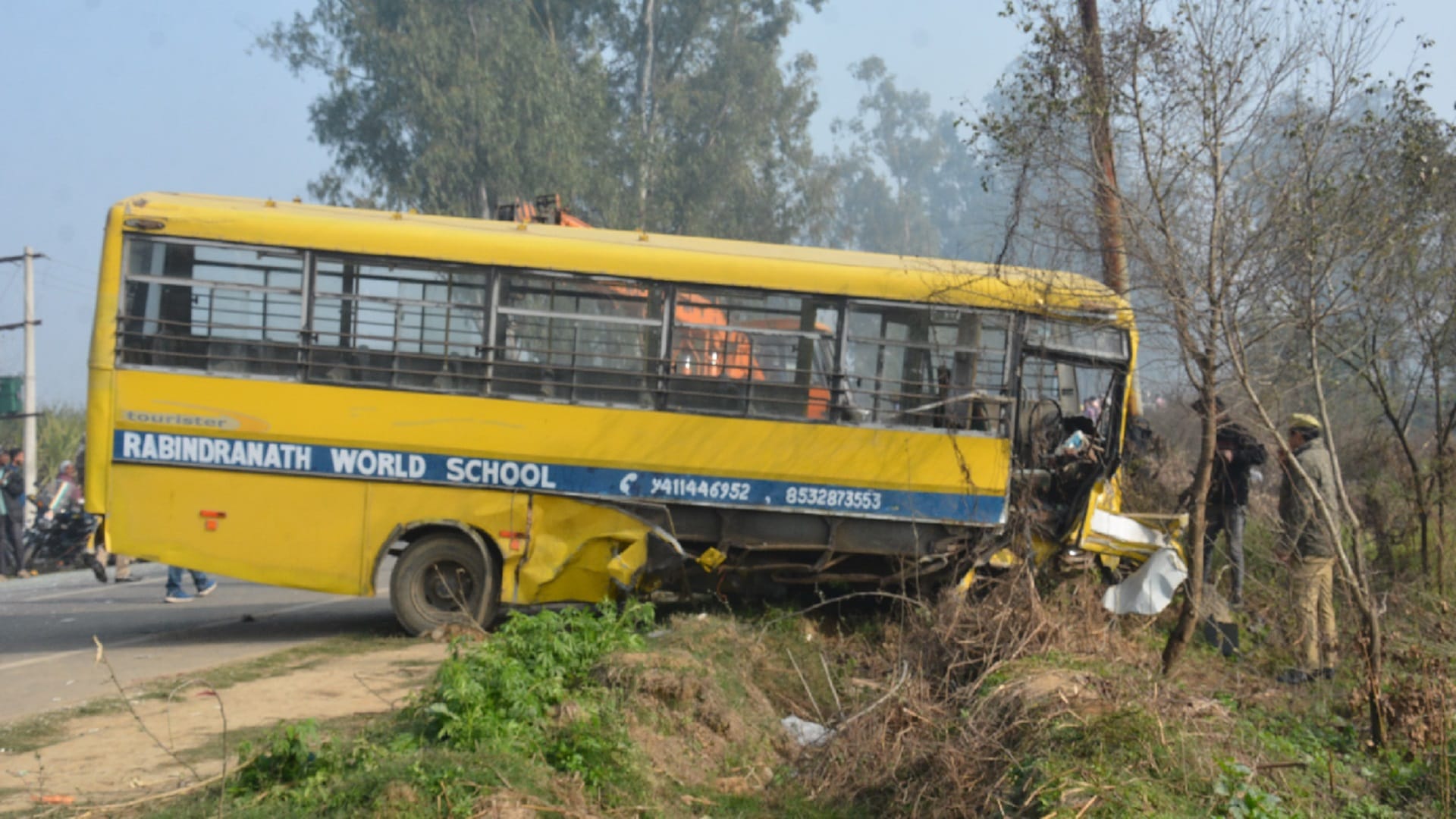 School bus accident in Muzaffarnagar: Brother sister have died many students injured in road accident