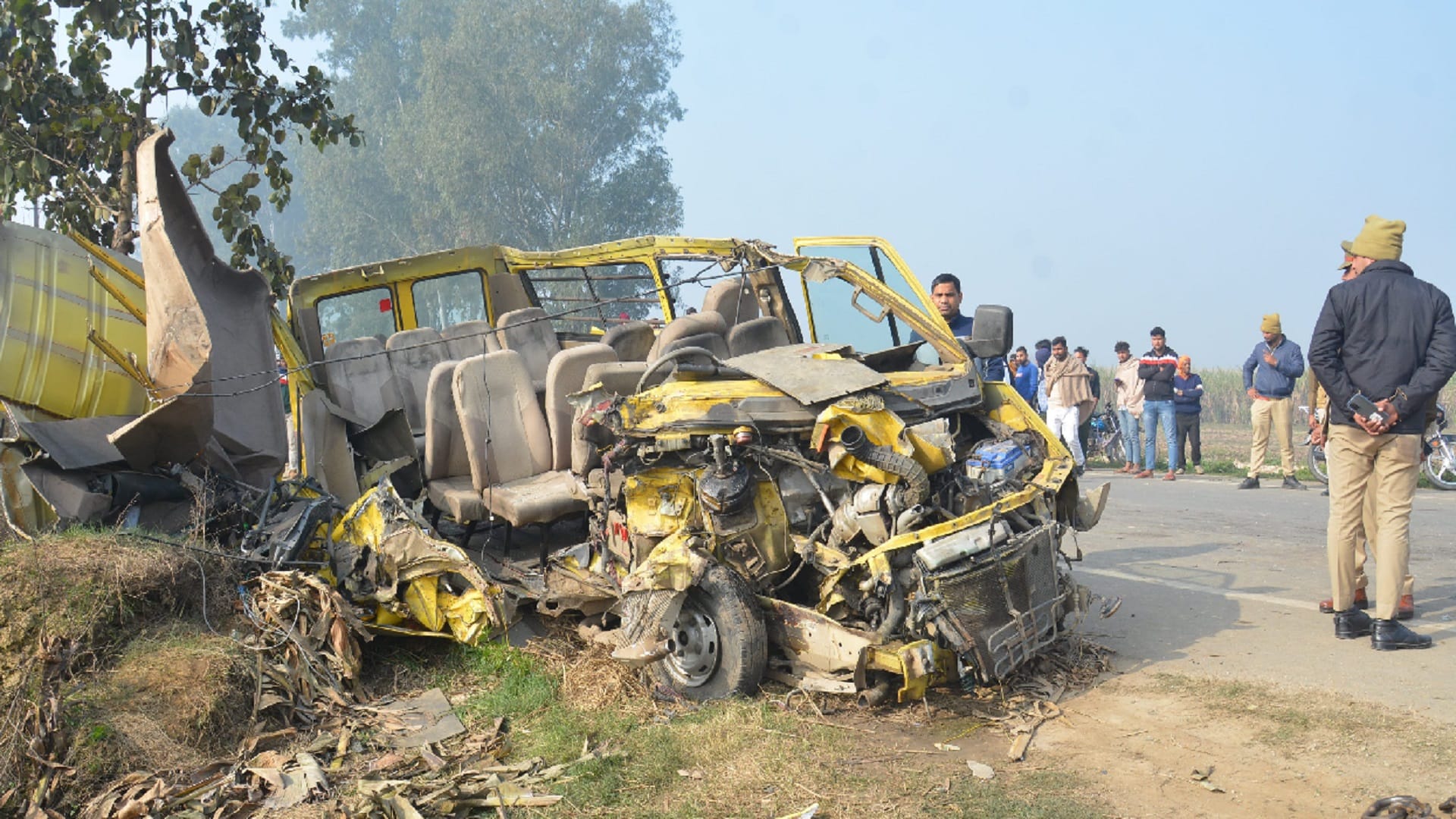 School bus accident in Muzaffarnagar: Brother sister have died many students injured in road accident