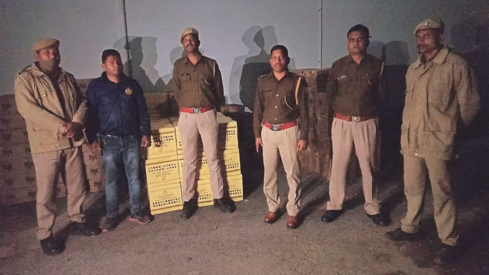 Rajasthan news udaipur police confiscated illicit liquor 