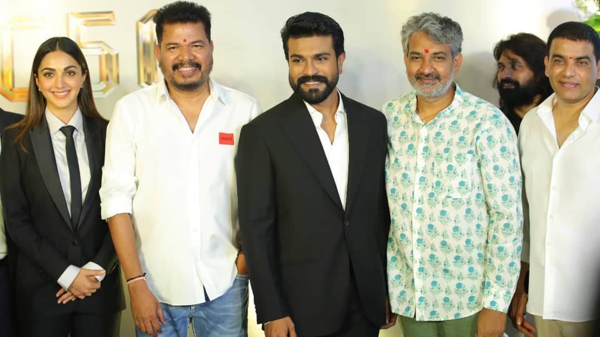 Actor Ram Charan Upcoming Movie RC15 director shankars south star ram charan and kiara advani upcoming movie rc15 zee studios paid 350 cr for theatrical rights